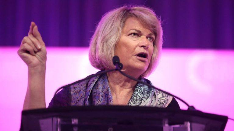 Cynthia Lummis: Fed to Wielka Czarne Dziura Braku Odpowiedzialności