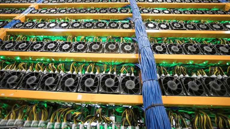 Bitcoin-Miner Cleanspark erzielt Rekordgewinn von 257 Millionen Dollar und sieht sich mit Tarifstreit von 185 Millionen Dollar konfrontiert